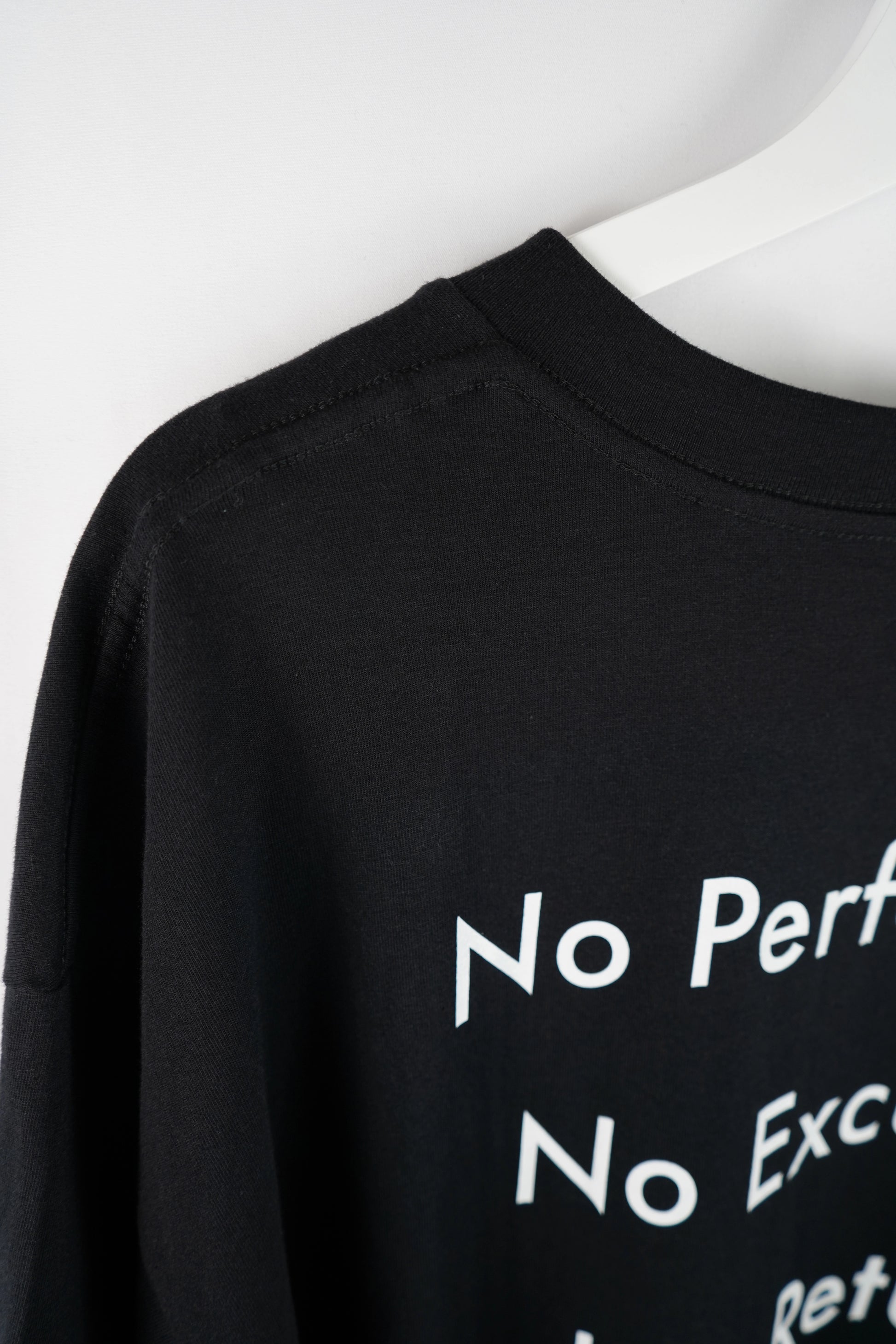 Closeup Backside oversized tee details